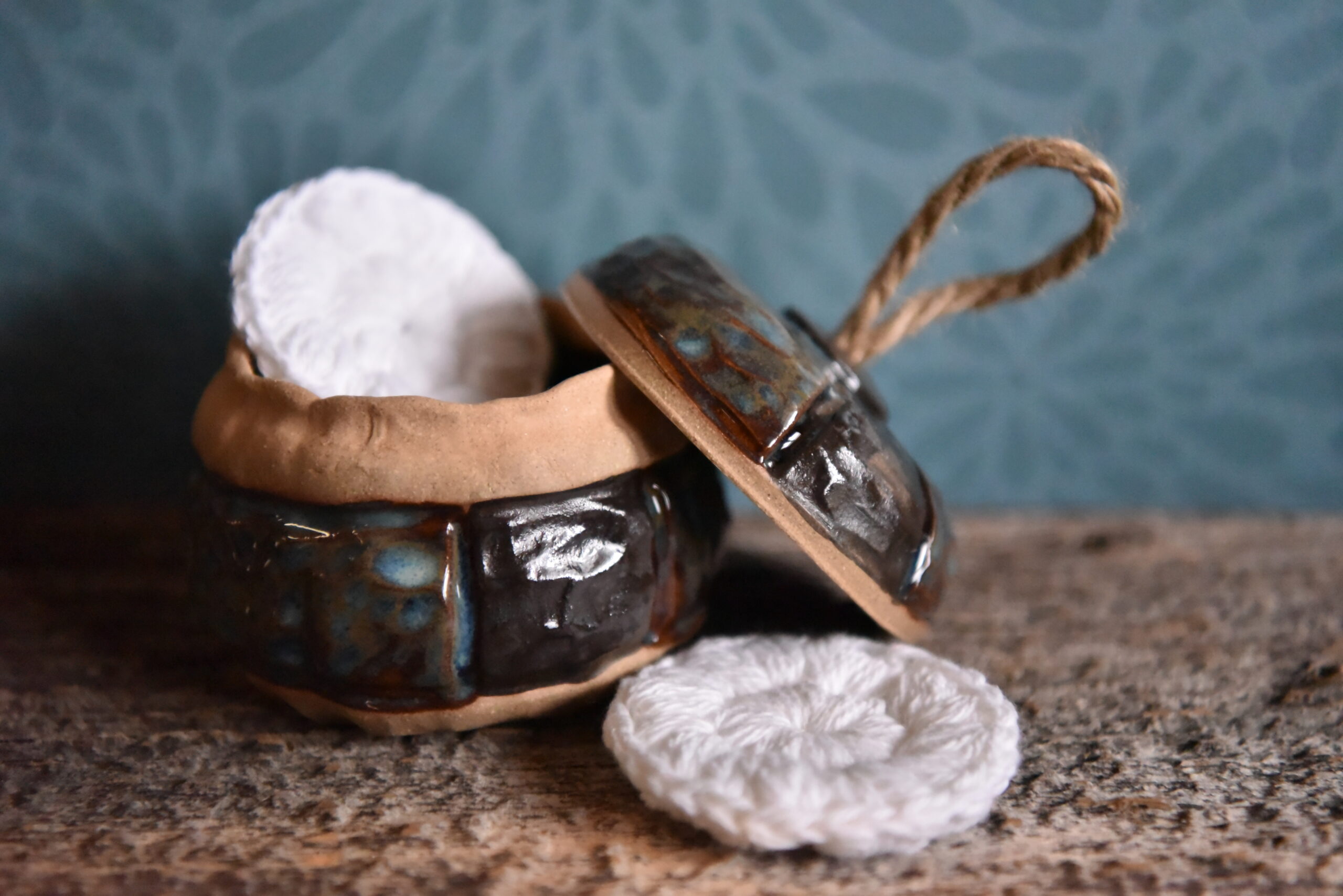 A Face Scrubby Holder (Pottery) - Image 2