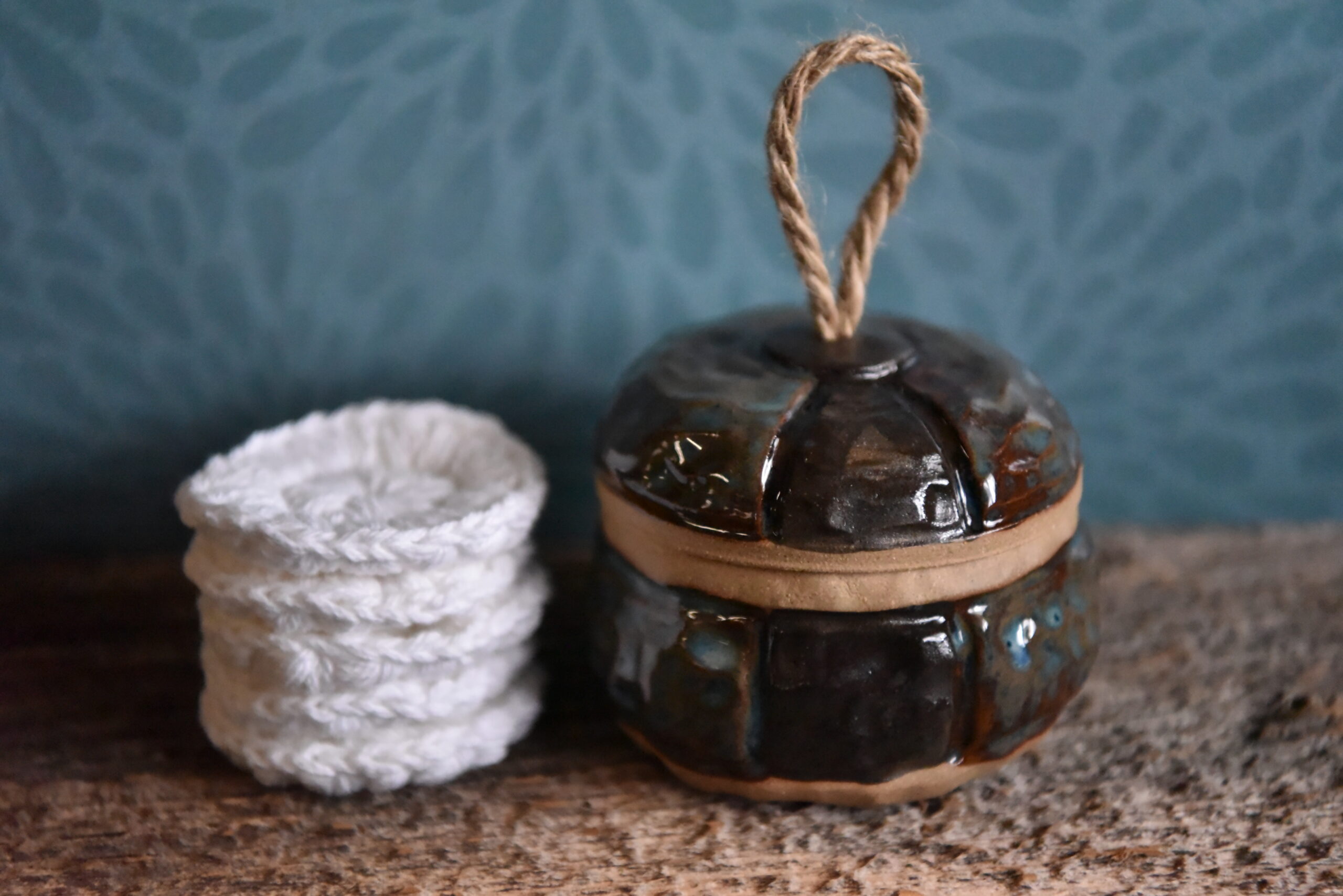 A Face Scrubby Holder (Pottery) - Image 4