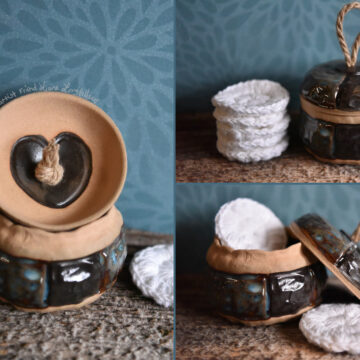 A Face Scrubby Holder (Pottery)