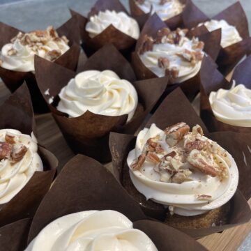 🍁Maple Carrot Cupcakes w Cream Cheese Frosting🍁